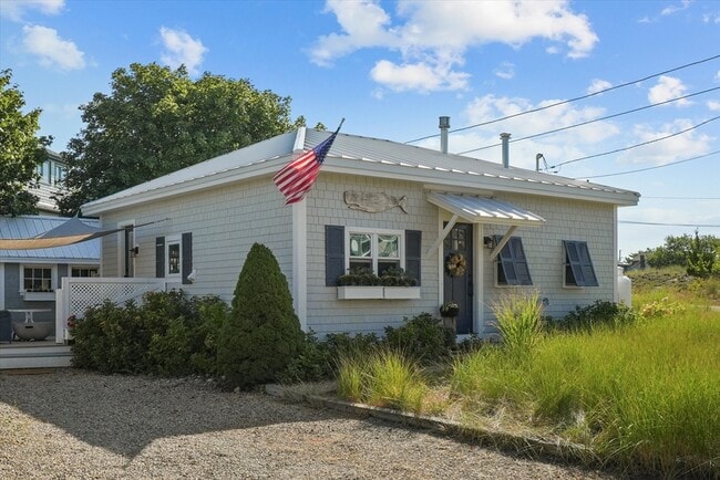 Photo - 128 Old Point Rd