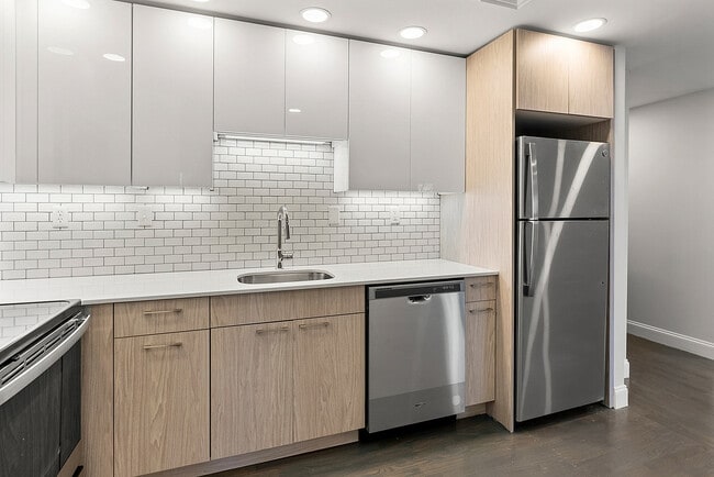 Renovated Kitchen - 100 Jersey Street