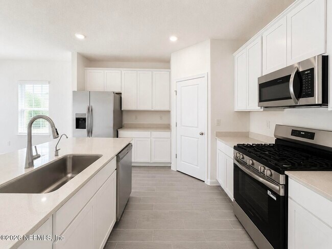 Photo - 112 Wrensong Pl