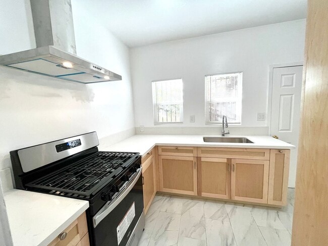 Photo - BELLA APARTMENTS: Beautiful Studio - 1 Bath Unit 6