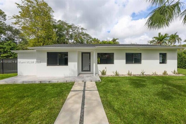 Building Photo - 5895 SW 50th Terrace Rental