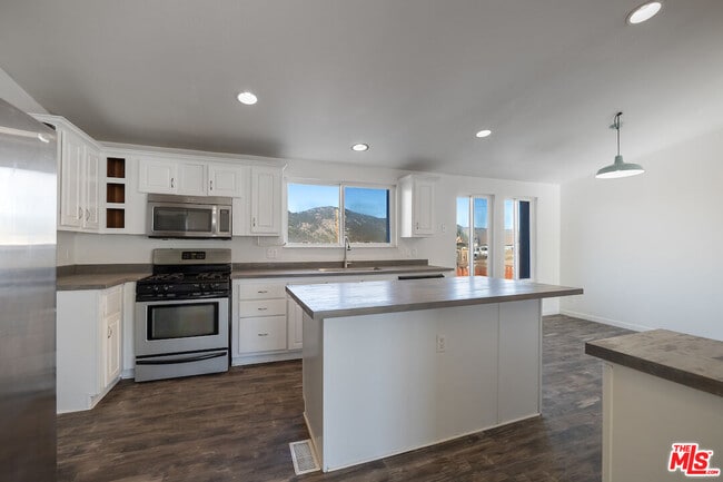 Photo - 45999 South St