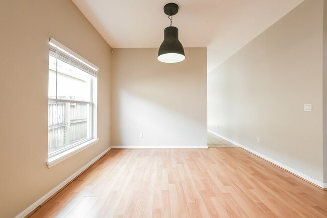 Photo - 10531 Leader Ln