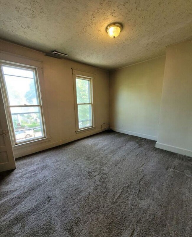 Photo - DUPLEX...3 Bed 1.5 Bath