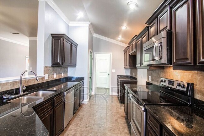 Photo - 5612 109th St