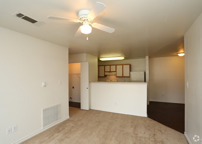 2BD,2BA - 972 SF