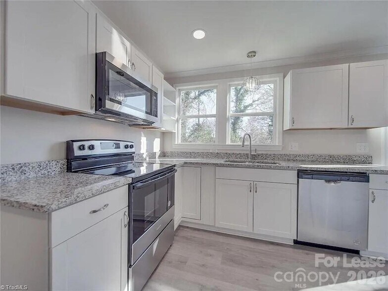 Photo - 121 Brumley Ave NE