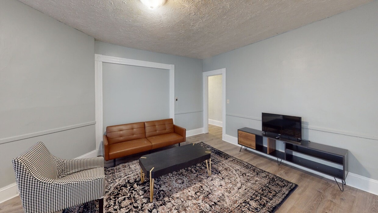 Photo - Private bedroom in 7 bed/2 bath Home