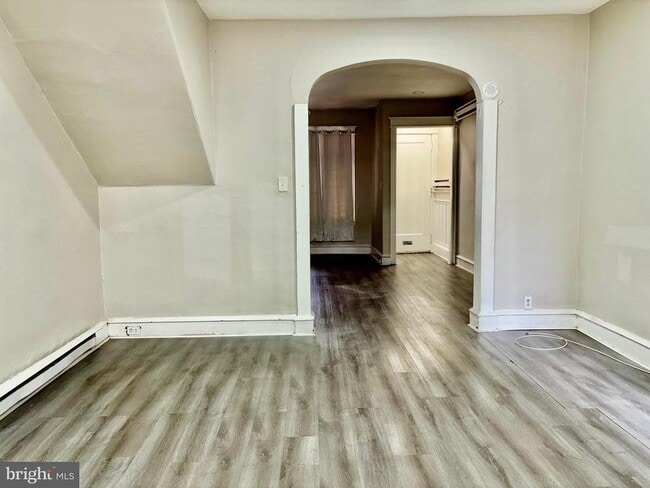 Photo - 831 S 59th St