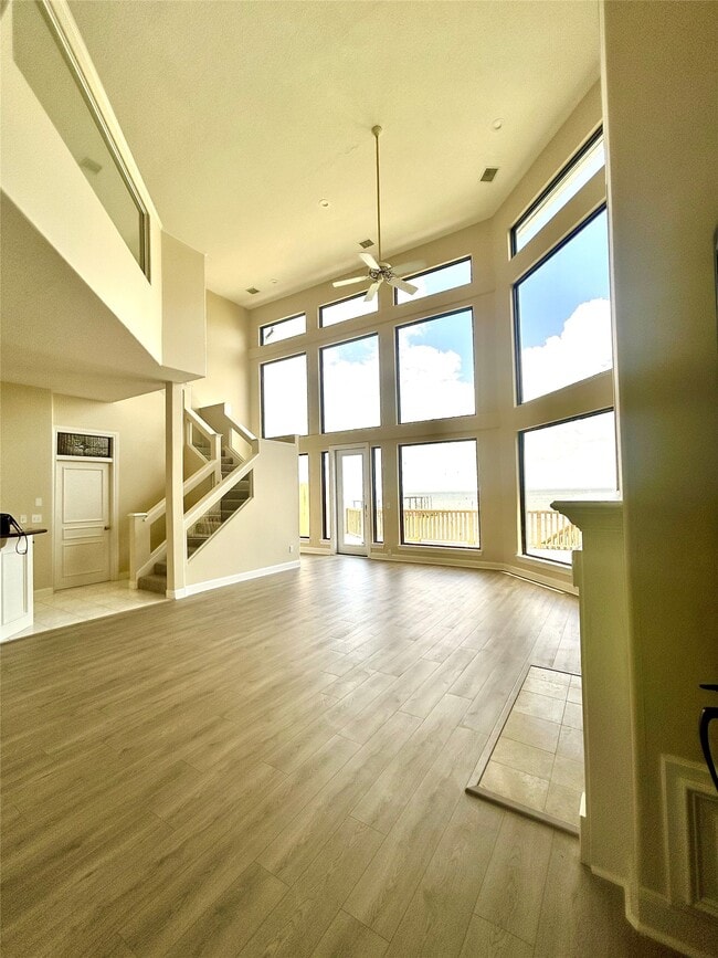 Building Photo - 807 Kipp Ave Unit C