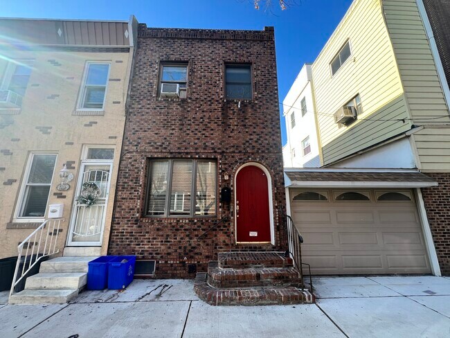 Photo - 2408 S Sartain St