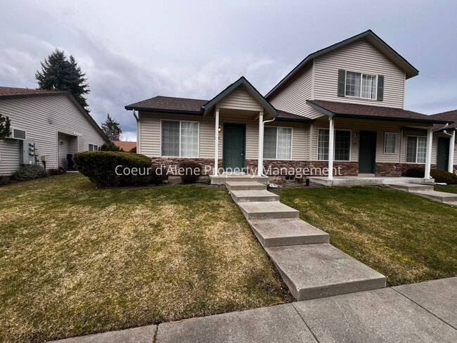 Building Photo - 1135/1137/1139 W Sumac Unit 1139