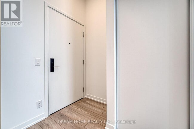 Photo - 285 Dufferin St Unit 705