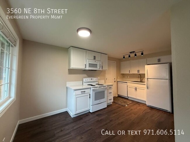 Photo - 3560 NE 8th St