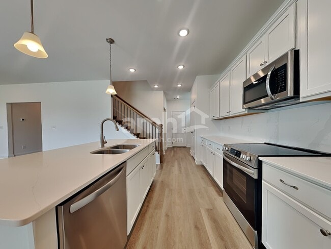 Photo - 203 Gershon Wy