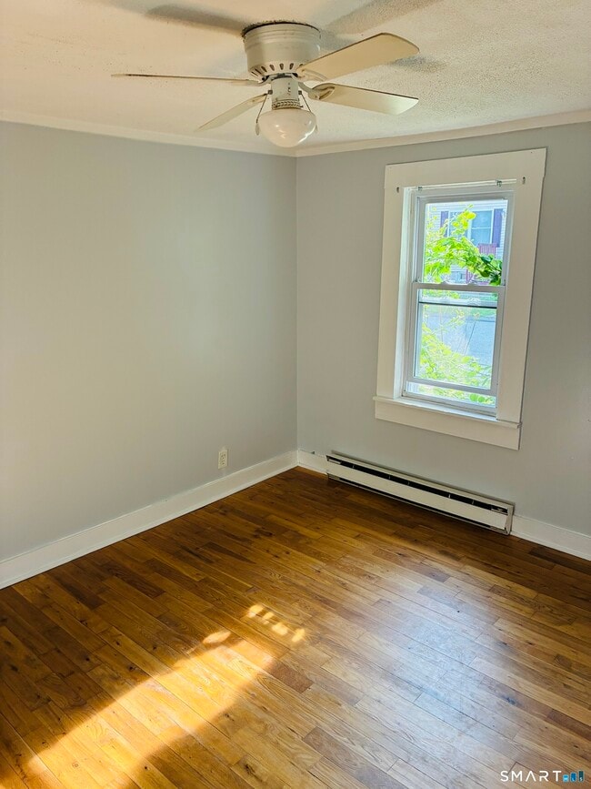 Photo - 27 N Walnut St