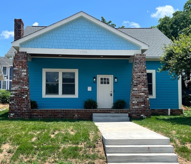 Building Photo - 6 Bedroom in Fort Sanders w/ Ensuite Bathr... Rental