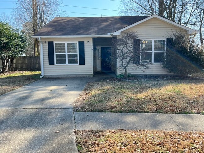 Building Photo - 1530 Hummingbird Ln