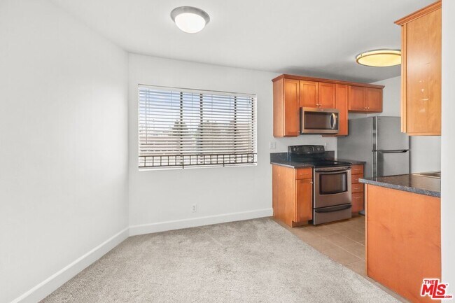 Photo - 10982 Roebling Ave Unit 423