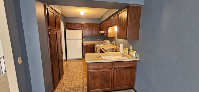 Photo - 2870 Castleford Ct