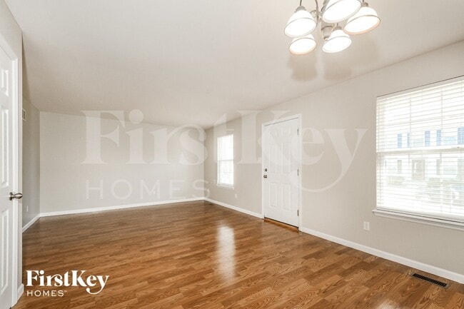 Photo - 809 Waler Dr