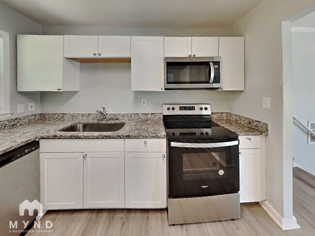 Photo - 7047 Cardigan Ave