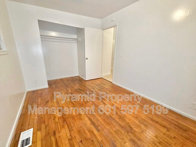 Photo - 724 30th St Condo