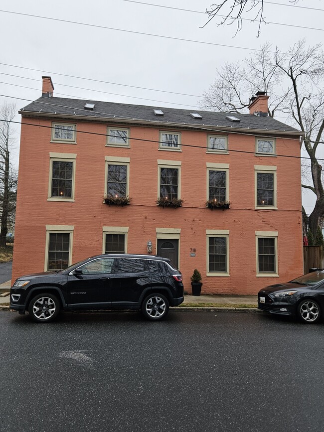 Building Photo - 718 N Stokes St Unit Apt. C