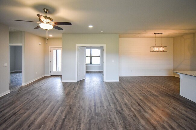 Photo - 4 Bedroom 2 Bathroom Home In Farmington, AR.