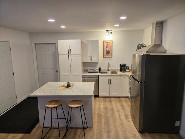 Building Photo - N2287 Memorial Dr