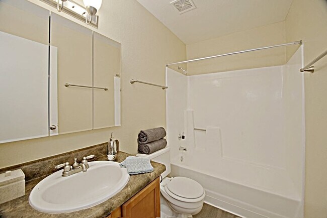 Photo - Vista Village