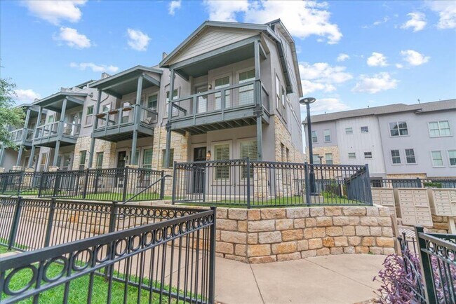Photo - 2520 Bluebonnet Ln Unit 40