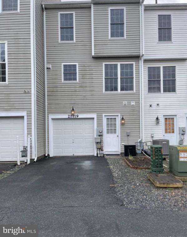 Photo - 21719 Seneca Ayr Dr
