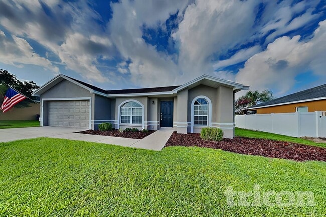 Building Photo - 2075 Sunflower St