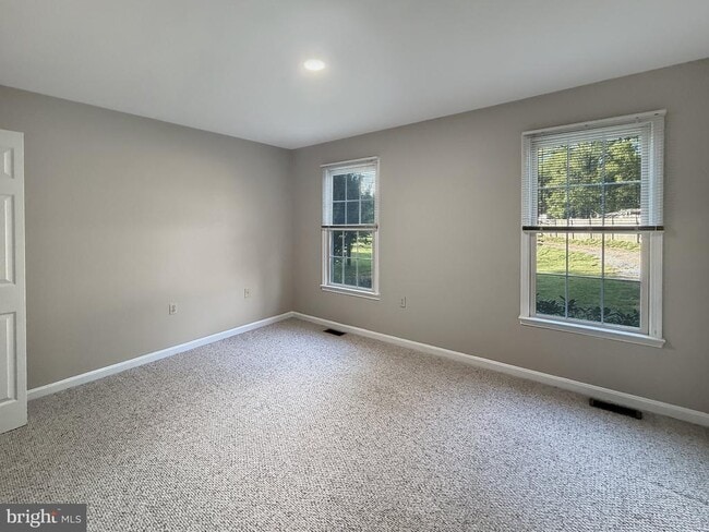 9549 Fingerboard Rd