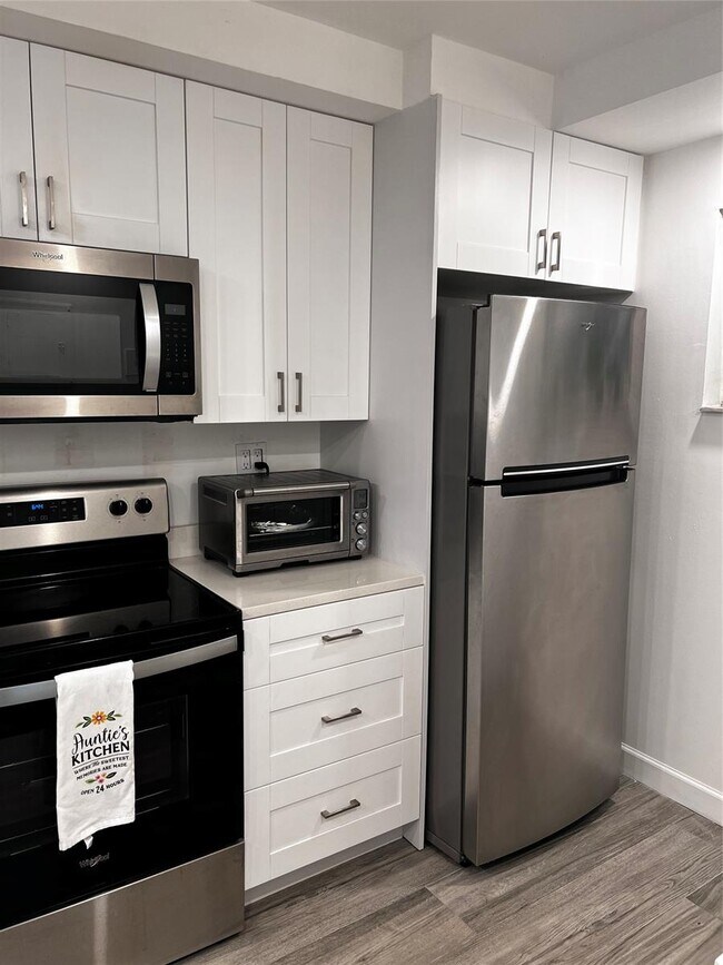 Photo - 1075 Riverside Dr Unit 306
