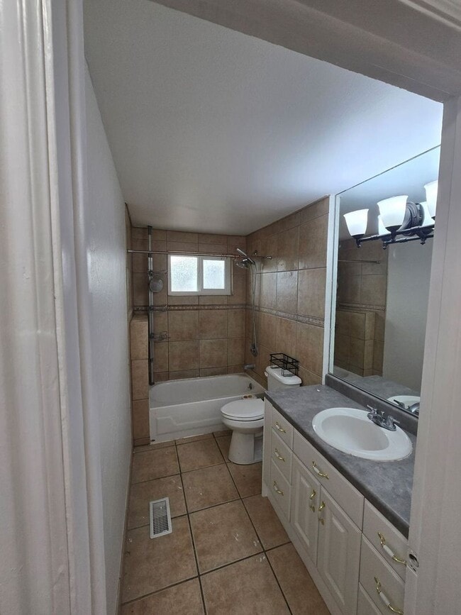 3723 Kewanee Dr Unit Basement