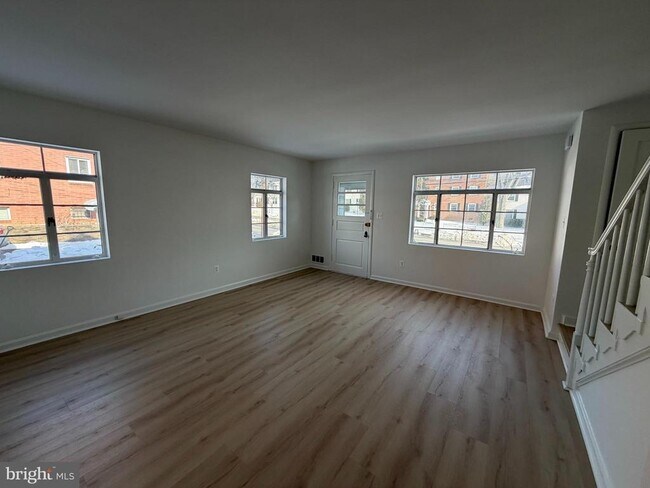 Photo - 1304 S Walter Reed Dr