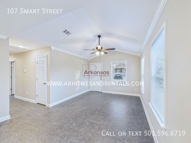 Photo - 107 Smart St