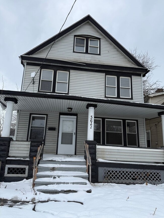 Building Photo - 4bd Single Newburgh Hts Area Cash Pay/Section 8