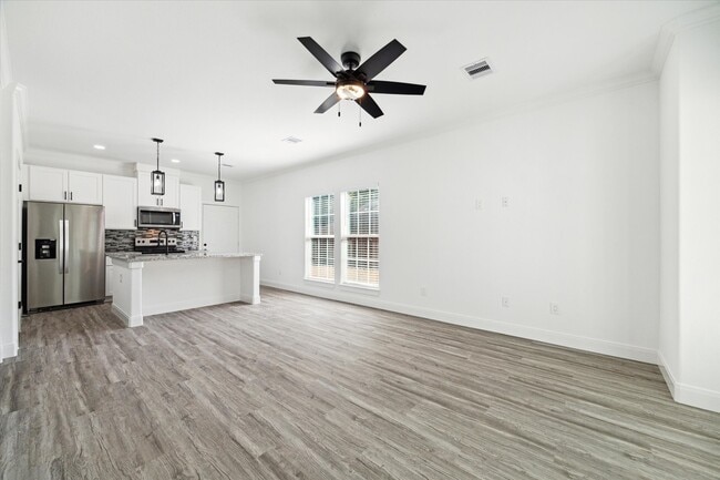 Photo - 120 W Mulberry Ave