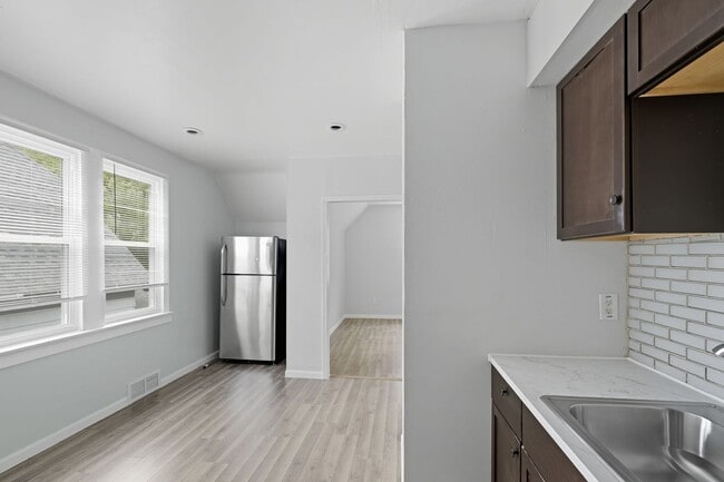 Building Photo - 3536 N 19th St. Unit Upper