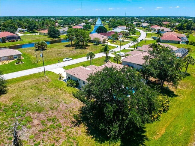 Photo - 155 Long Meadow Ln S