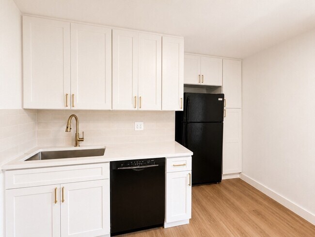 Photo - 17 Oakledge St Unit 2