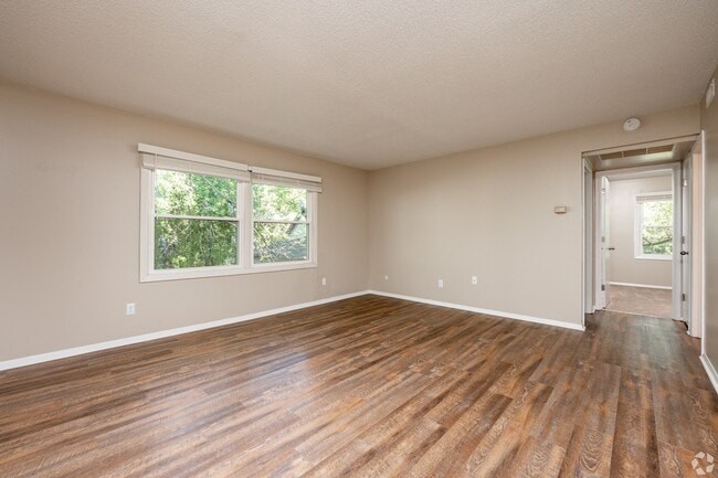 Carriage Place Apartments - Carriage Place Apartments