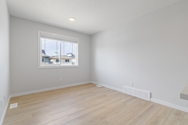 Photo - 20939-20925 25 Ave NW