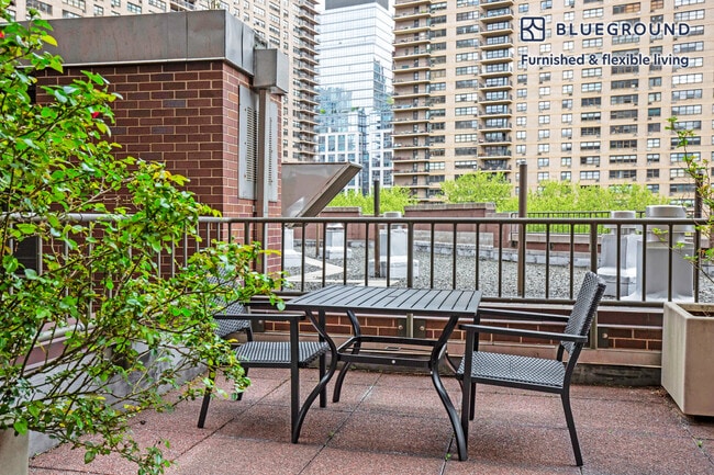 Photo - 180 Riverside Blvd Unidad FL7-ID844