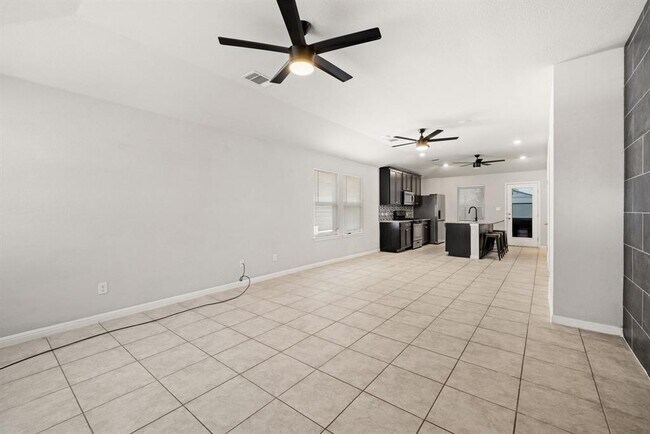 Photo - 202 Low Bramble Dr