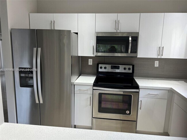 Photo - 3389 NE 4th St