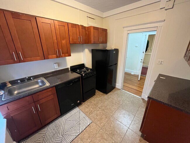 Building Photo - 1776 Commonwealth Ave Unit 3 Rental